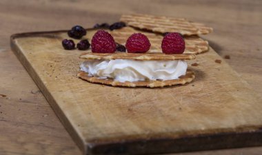 Tatlım, ahududu ve diğer - hamur işleri ürün yelpazesine vintage