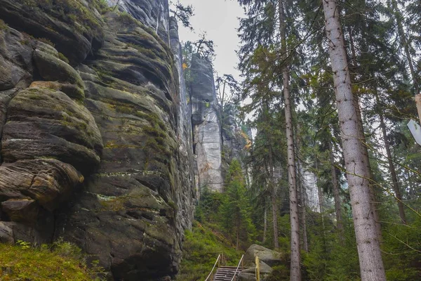 Parque Nacional de la República Checa Teplice rocas. Rock Town . — Foto de Stock
