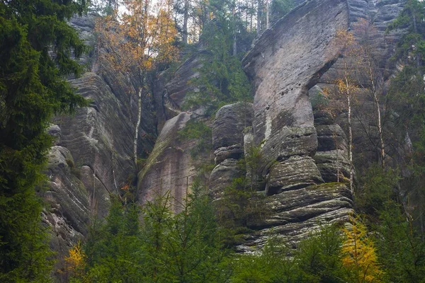 Nationalpark av Tjeckien Teplice stenar. Rock Town. — Stockfoto