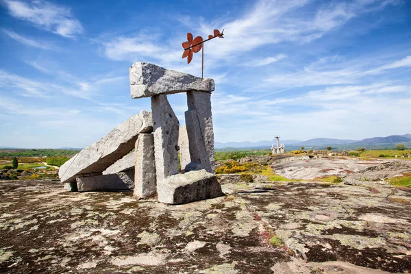 Monumento Piedra Colgante Los Santos España — Foto de Stock