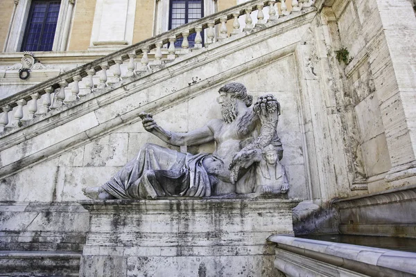 Estatua Nilo Plaza Del Capitolio Escalones Del Palacio Del Senado —  Fotos de Stock