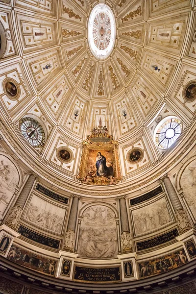 セビリア大聖堂の天井の閉鎖 大聖堂ラGiralda — ストック写真