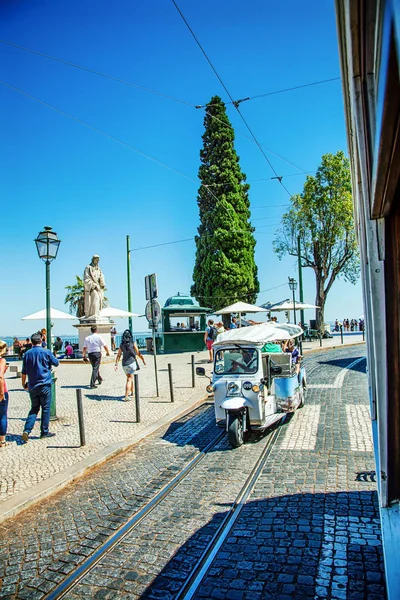 Tuk Tuk Avenue Largo Das Portas Sol Alfama Lisbon — Stock Photo, Image