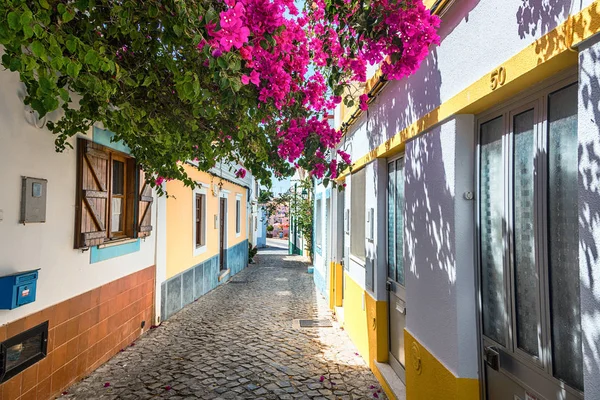Verharde Straat Van Het Dorp Ferragudo Algarve Portugal — Stockfoto