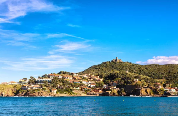 Βίλα Collioure Ανεμόμυλο Στην Κορυφή Του Λόφου Roussillon Ακτή Βερμιλιόν — Φωτογραφία Αρχείου