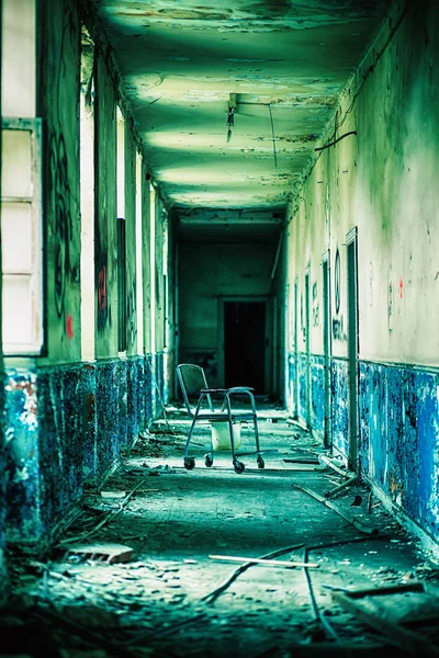 Corredor Hospital Psiquiátrico Abandonado — Fotografia de Stock