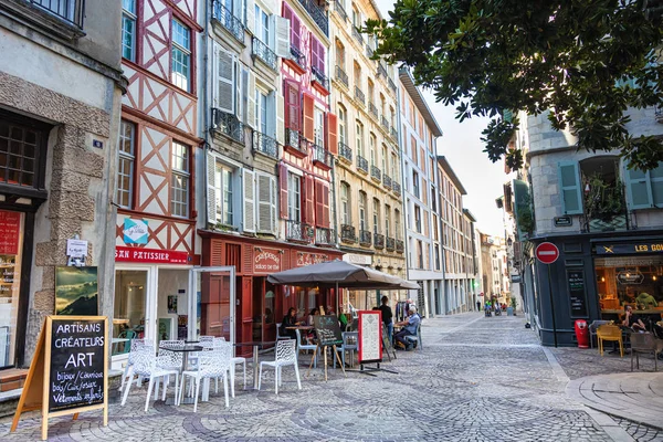 Bayonne França Setembro 2019 Vista Restaurantes Uma Rua Comercial Cidade — Fotografia de Stock