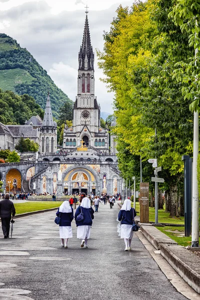 Lourdes Ιουνίου 2019 Άποψη Των Μοναχών Στον Πυθμένα Της Βασιλικής — Φωτογραφία Αρχείου