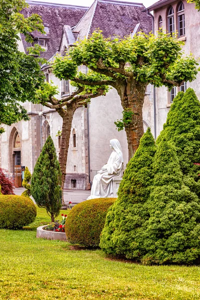 Lourdes Június 2019 Szobor Szent Therese Gyermek Jézus — Stock Fotó