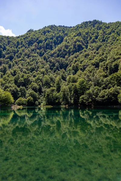 Озеро Бетмале Ахеж Окситания Франция — стоковое фото