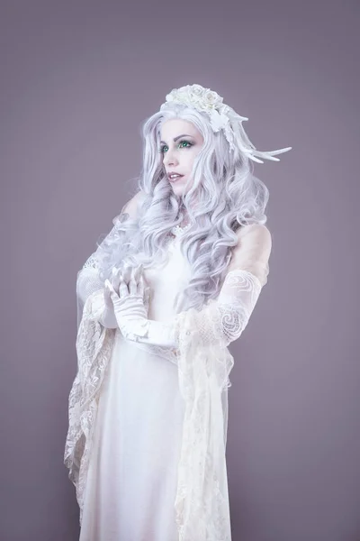 Retrato Una Joven Princesa Vestido Blanco — Foto de Stock