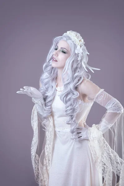 Retrato Una Joven Princesa Vestido Blanco — Foto de Stock