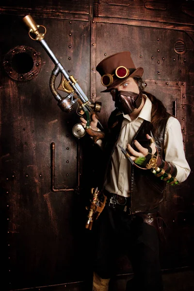 Hombre Steampunk Armado Con Rifle — Foto de Stock