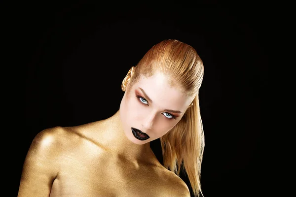 Portret Młodej Kobiety Pomalowanej Złotym Ciałem — Zdjęcie stockowe