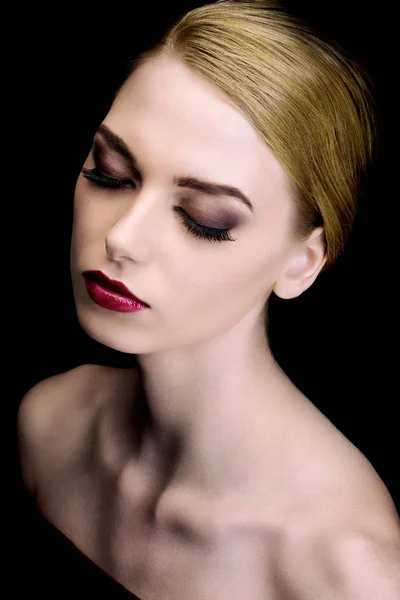 Retrato Uma Jovem Mulher Elegante Vestindo Pão — Fotografia de Stock