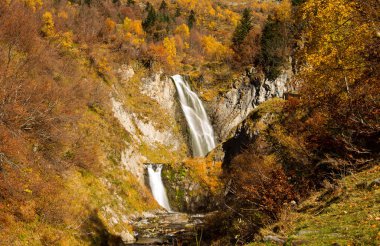 Sonbaharda Pish Şelalesi.