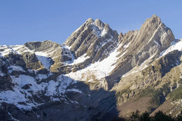 Views Snowy Mountain Tops Pineta Winter Pyrenean Mountains Concept Landscape — Stock Photo, Image