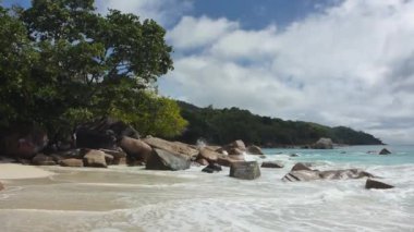 Tropikal peyzaj, sahil Anse Lazio, Prasin Adası, Seyşel Adaları
