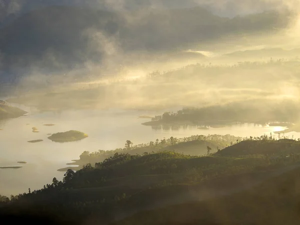 Panorama dorado amanecer —  Fotos de Stock