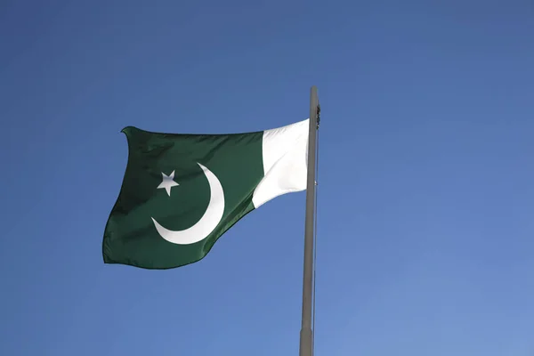 Національний Прапор Пакистану на за флагштока — стокове фото