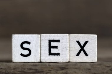 Seks, küpleri içinde yazılı