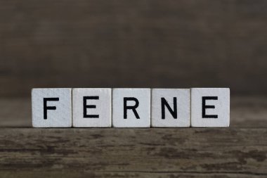 Almanca kelime mesafe, küpleri içinde yazılı