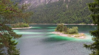 Küçük Adası'nda Eibsee, Bavyera dağ gölü