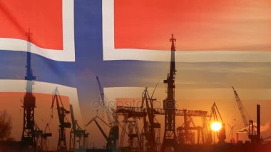 Gün batımında Norveç bayrağı ile endüstriyel kavramı