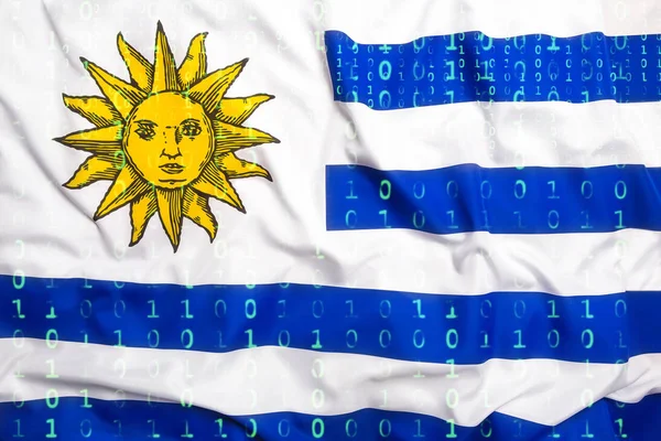Binaire code met Uruguay vlag, gegevens bescherming concept — Stockfoto