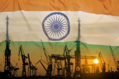 Hindistan bayrağıyla günbatımında endüstriyel konsept