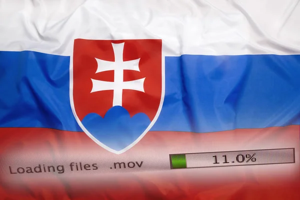 Herunterladen von Dateien auf einem Computer, Flagge der Slowakei — Stockfoto