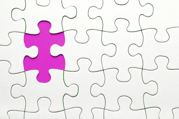 Roze puzzel stuk ontbreekt, business concept — Stockfoto