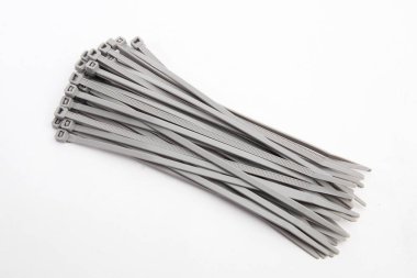 Gri kablo bağı, beyaz arkaplan önünde izole