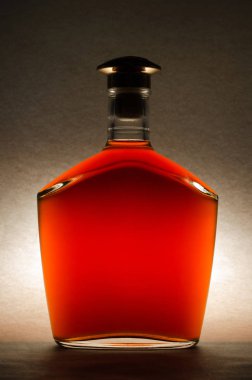 Konyak şişesi ile cam