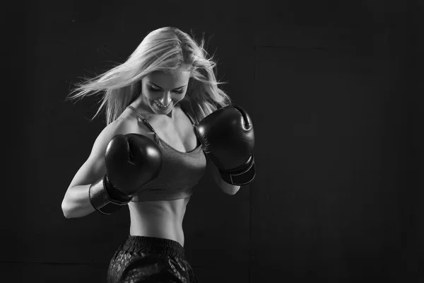 Piękny bokser kobieta — Zdjęcie stockowe