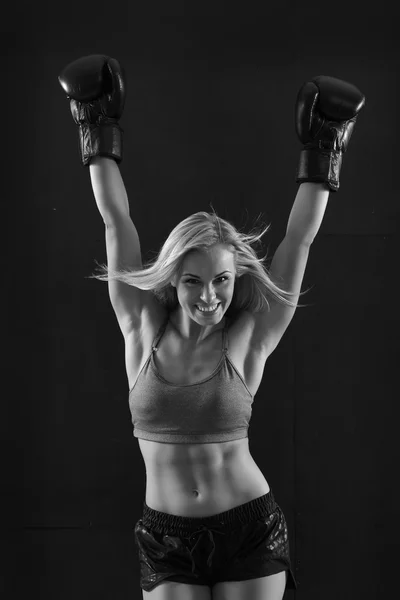 Güzel boksör kadın — Stok fotoğraf
