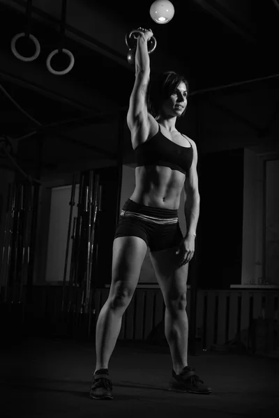 Spor salonunda egzersiz kadın egzersiz — Stok fotoğraf