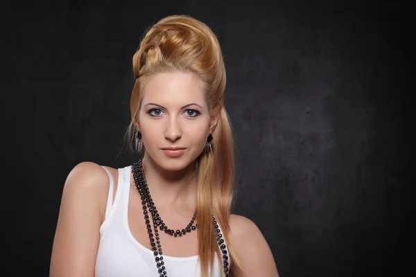 Young woman with styled hair — Stock Photo, Image