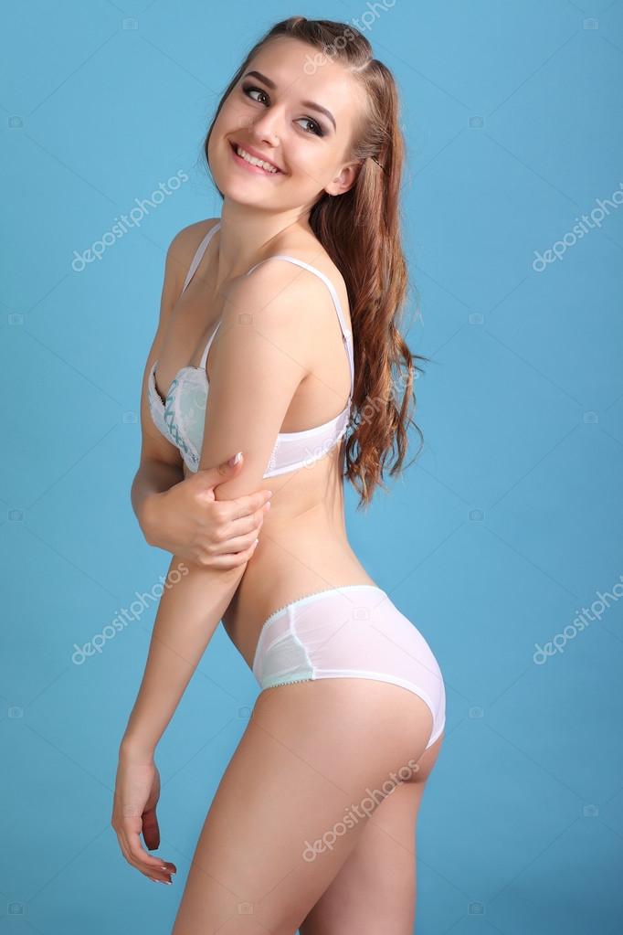 Süßes junges Mädchen in sexy Dessous Stockfotografie lizenzfreie Fotos zhagunov