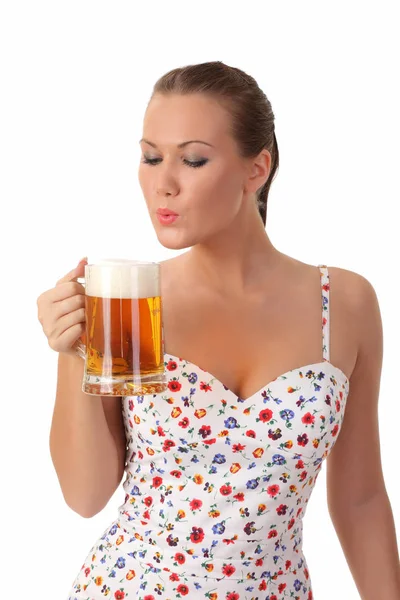 Sexy jonge vrouw met glas bier — Stockfoto