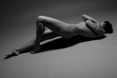 güzel çıplak kadın pratik yoga