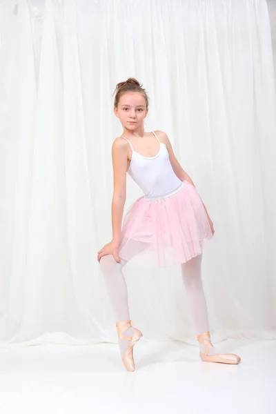 Bailarina chica joven — Foto de Stock