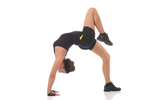 Junge Yoga-Frau macht Yoga-Übungen — Stockfoto