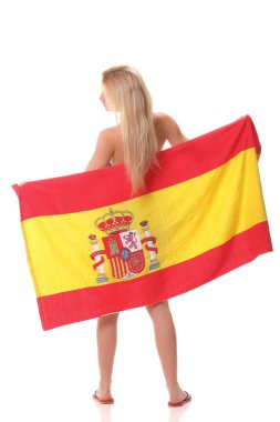 Güzel bir kadın elinde büyük saydam bir İspanyol bayrağı tutuyor.