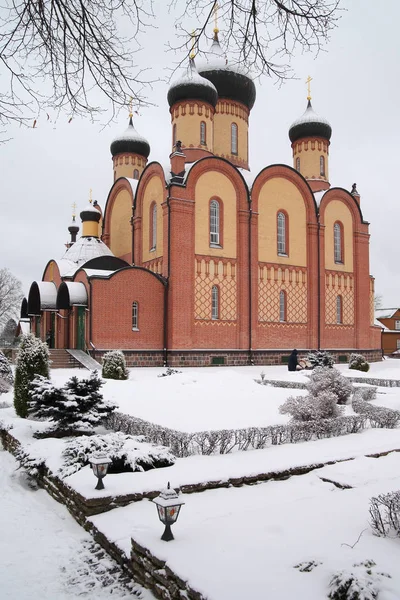 Pjuhtitsky Uspensky Stavropigialnyj un monastère féminin — Photo