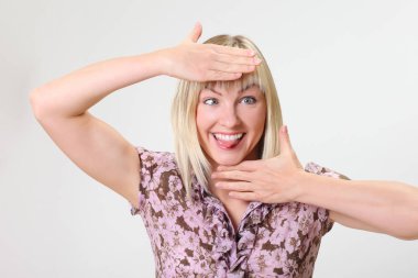 Deli komik kadın portresi