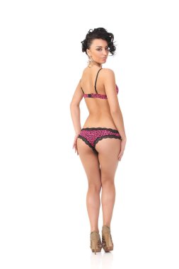 kadın iç çamaşırı muhteşem şekilde.