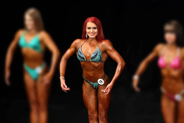 Jonge fitness bikini atleet — Stockfoto