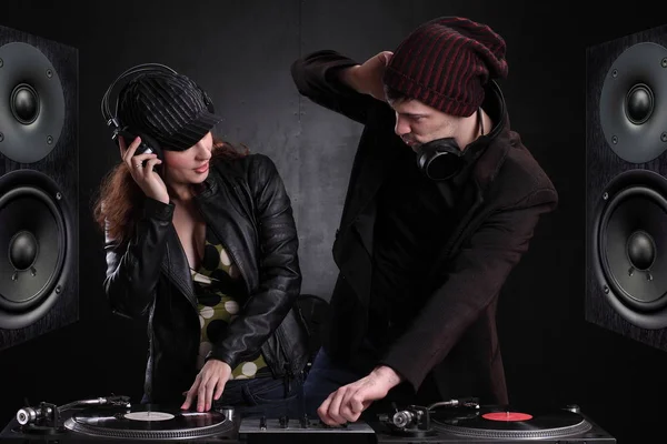 DJ fille et homme — Photo