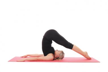 güzel bir kadın yoga egzersizleri yapıyor